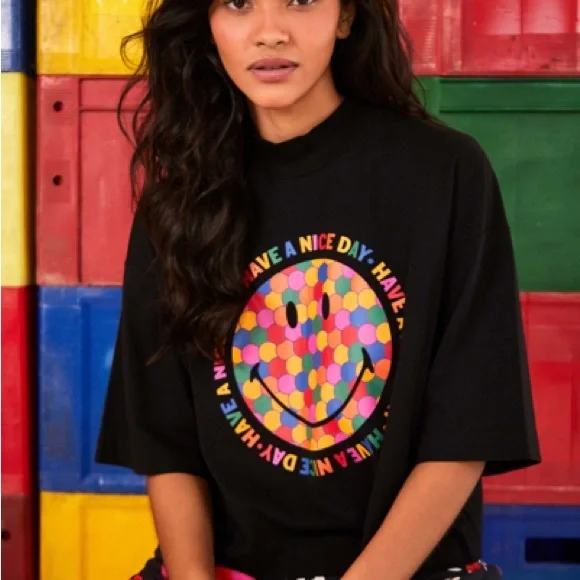 FARM Rio Smiley Cropped Tee - Picture 7 of 8